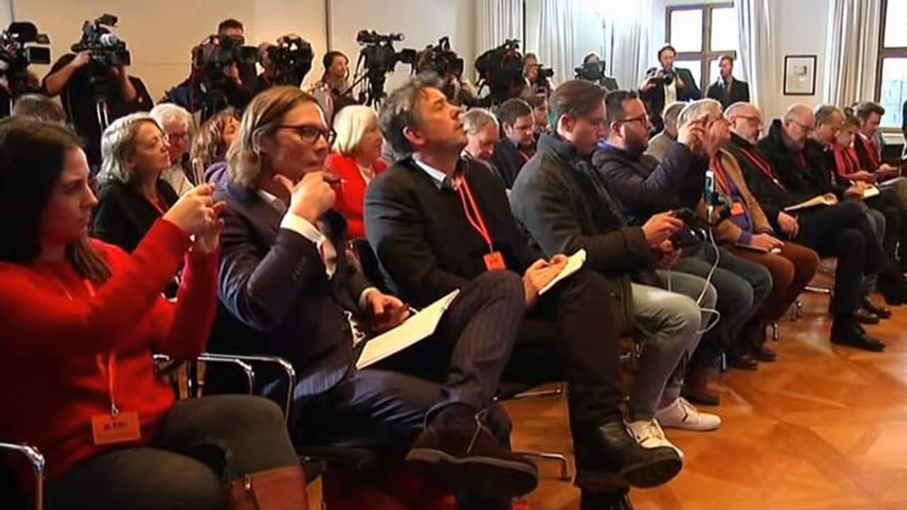 அணுஆயுத போர் வெடிக்கும் அபாயம்...!! குலை நடுங்கும் 28 நாடுகள்... ஈராக்கை தணிக்கும் வழி குறித்து அவரச ஆலோசனை...!! அணுஆயுத போர் வெடிக்கும் அபாயம்...!! குலை நடுங்கும் 28 நாடுகள்... ஈராக்கை தணிக்கும் வழி குறித்து அவரச ஆலோசனை...!!