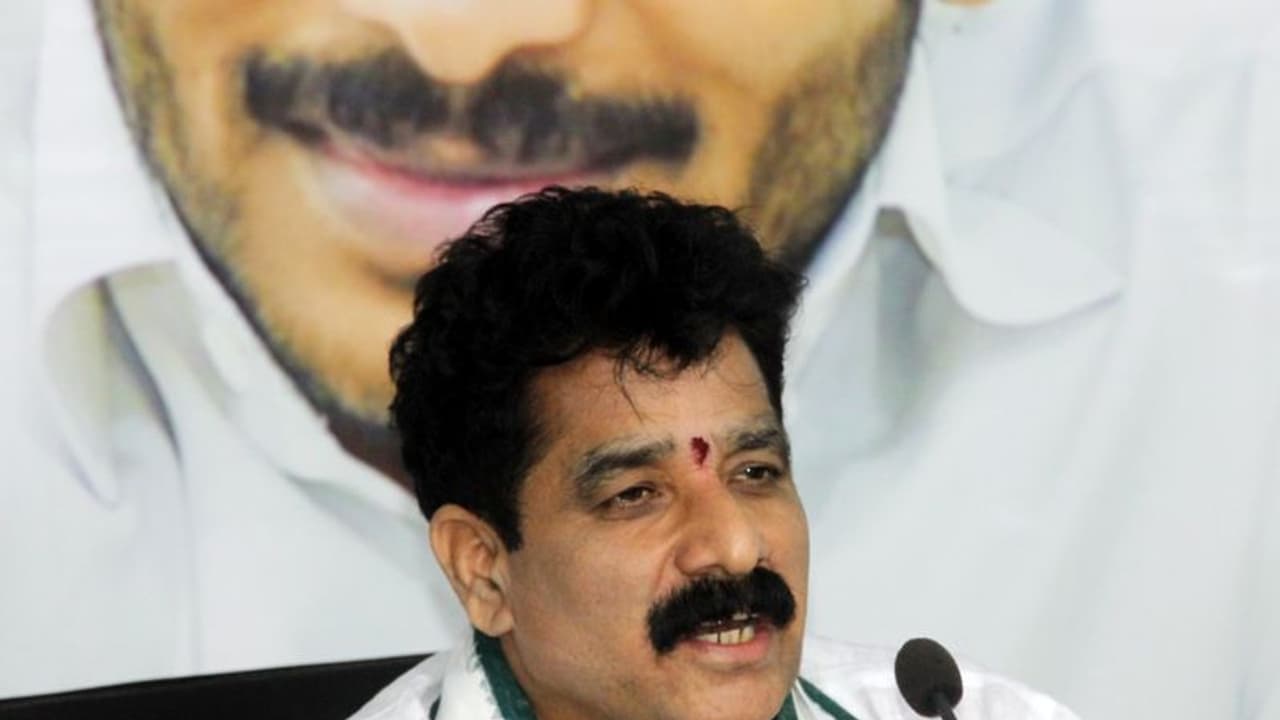 ఆ ఐదుగురు టిడిపి ఎమ్మెల్యేలు వైసిపి పక్షమే...: ఎమ్మెల్యే ధర్మశ్రీ వ్యాఖ్యలు ఆ ఐదుగురు టిడిపి ఎమ్మెల్యేలు వైసిపి పక్షమే...: ఎమ్మెల్యే ధర్మశ్రీ వ్యాఖ్యలు