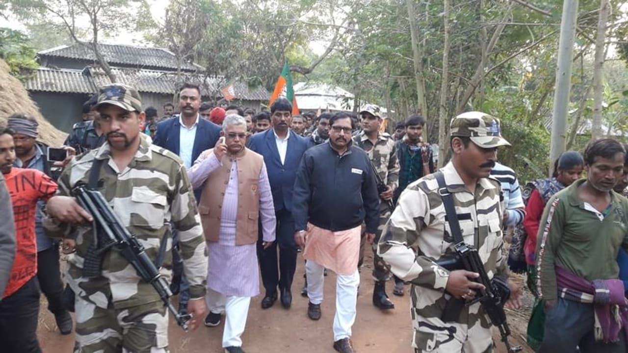 মেরে এমন হাল করবেন যে প্লাস্টিক সার্জারি করতে হবে, তৃণমূলকে শাসালেন দিলীপ মেরে এমন হাল করবেন যে প্লাস্টিক সার্জারি করতে হবে, তৃণমূলকে শাসালেন দিলীপ