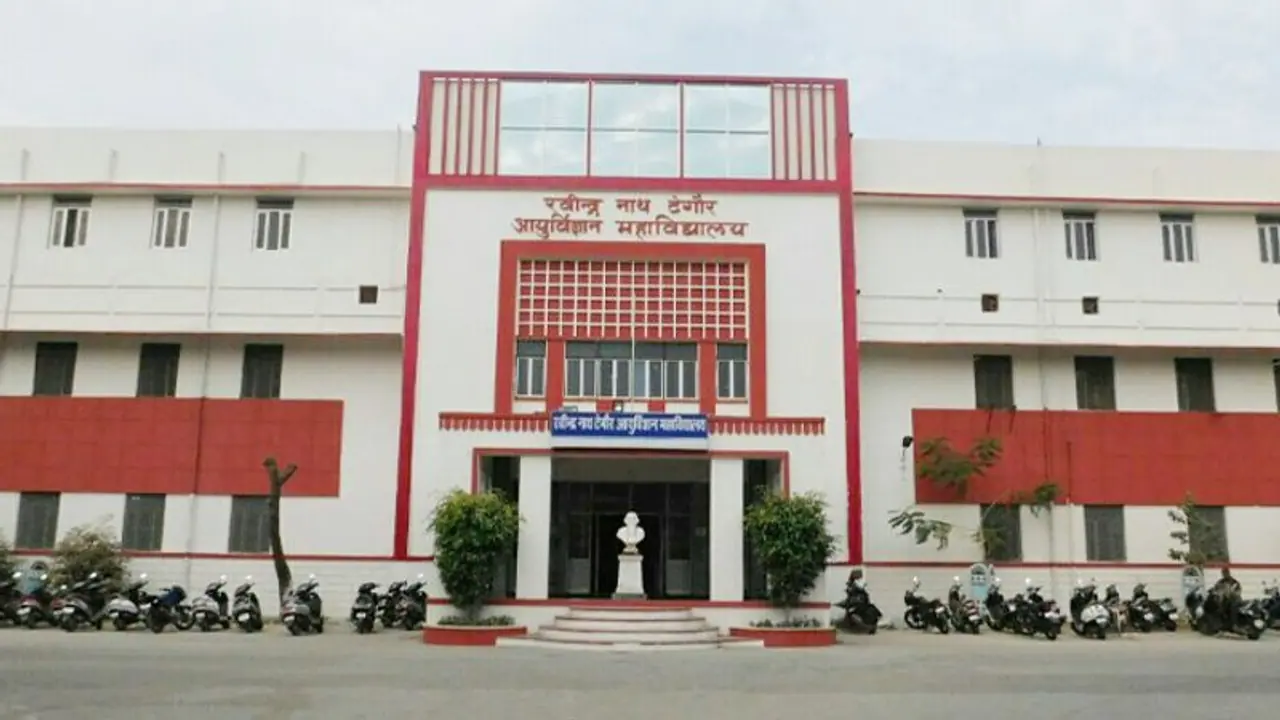 लगातार बच्चों की मौत के बीच आई अच्छी खबर, 670 ग्राम के बच्चे को डॉक्टरों ने दिया जीवनदान लगातार बच्चों की मौत के बीच आई अच्छी खबर, 670 ग्राम के बच्चे को डॉक्टरों ने दिया जीवनदान