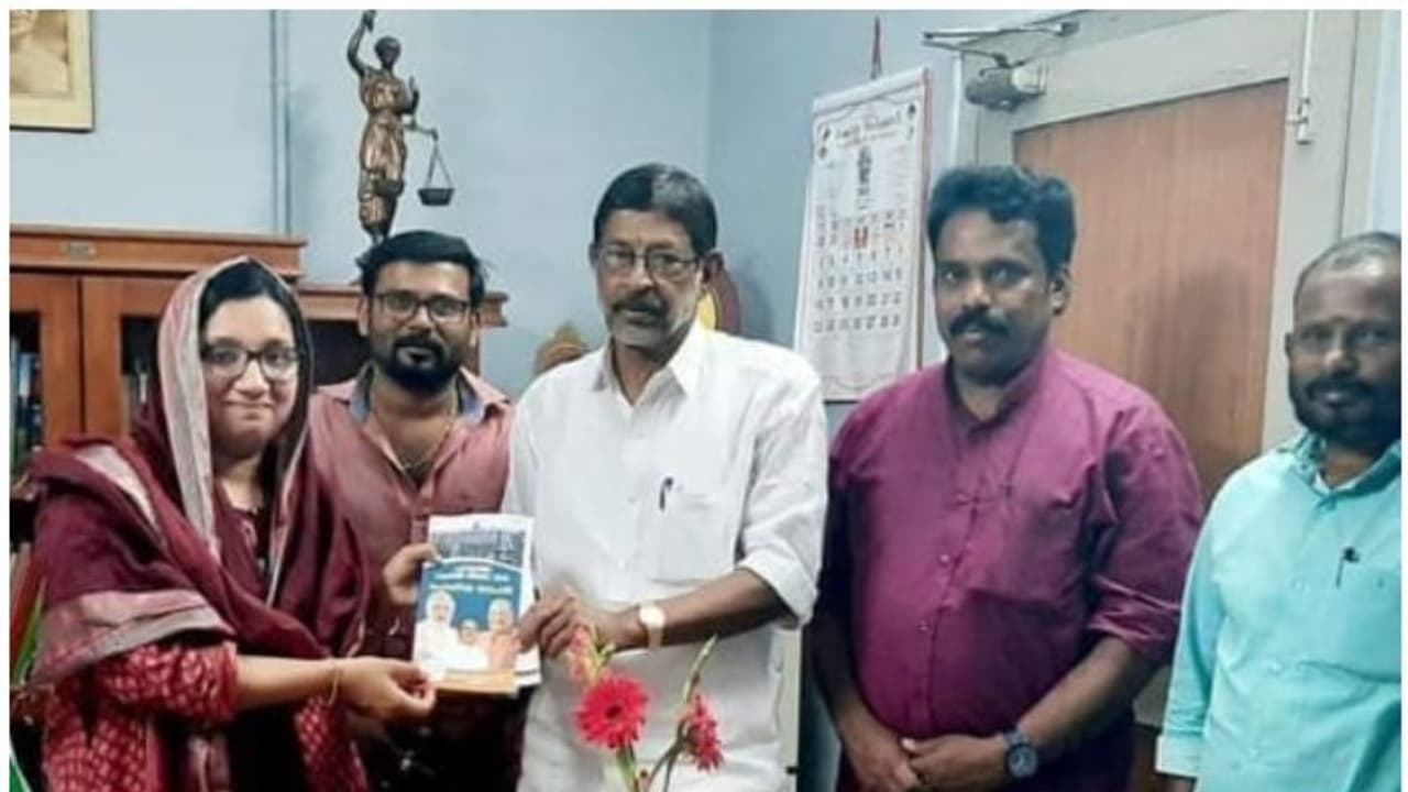 'ഞാൻ നേരിടുന്നത് കടുത്ത സൈബർ ആക്രമണം': അദീല അബ്ദുള്ള ഐഎഎസ് പൊലീസിൽ പരാതി നൽകി 'ഞാൻ നേരിടുന്നത് കടുത്ത സൈബർ ആക്രമണം': അദീല അബ്ദുള്ള ഐഎഎസ് പൊലീസിൽ പരാതി നൽകി