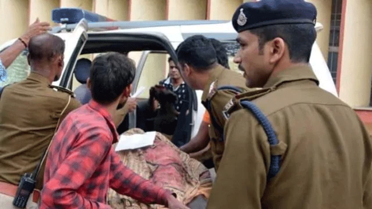 एक और निर्भया: गैंगरेप के बाद 19 साल की लड़की को दी दर्दनाक मौत, फिर पेड़ से लटका दी लाश... एक और निर्भया: गैंगरेप के बाद 19 साल की लड़की को दी दर्दनाक मौत, फिर पेड़ से लटका दी लाश...