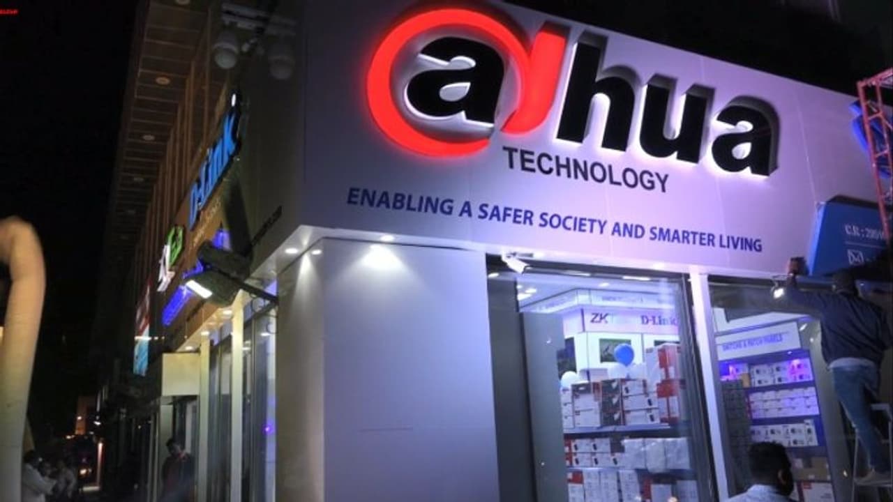 'അദ്വ അല് ശുജ'യുടെ പുതിയ ഷോറൂം ദമ്മാമില് പ്രവർത്തനം ആരംഭിച്ചു 'അദ്വ അല് ശുജ'യുടെ പുതിയ ഷോറൂം ദമ്മാമില് പ്രവർത്തനം ആരംഭിച്ചു