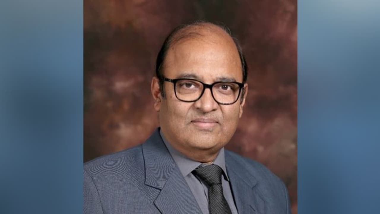 लोकपाल सदस्य डीबी भोंसले ने दिया इस्तीफा, इस्तीफे के पीछे बताया निजी कारण लोकपाल सदस्य डीबी भोंसले ने दिया इस्तीफा, इस्तीफे के पीछे बताया निजी कारण