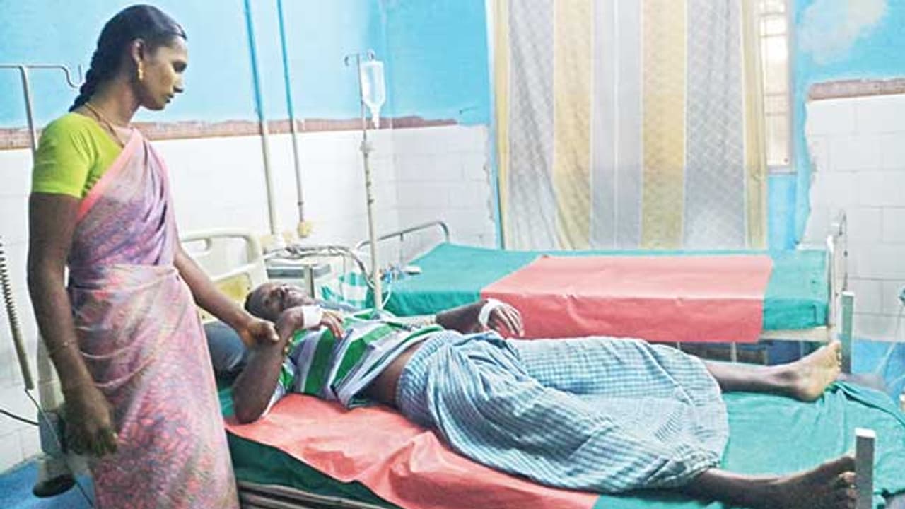 பயங்கர சத்தத்துடன் வெடித்த நாட்டுத்துப்பாக்கி..! ஆற்காட்டில் பரபரப்பு..!