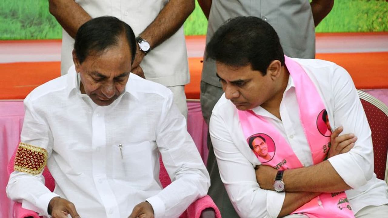 మున్సిపల్ పోల్స్: టీఆర్ఎస్ తలనొప్పి, రెబెల్స్ బెడద మున్సిపల్ పోల్స్: టీఆర్ఎస్ తలనొప్పి, రెబెల్స్ బెడద