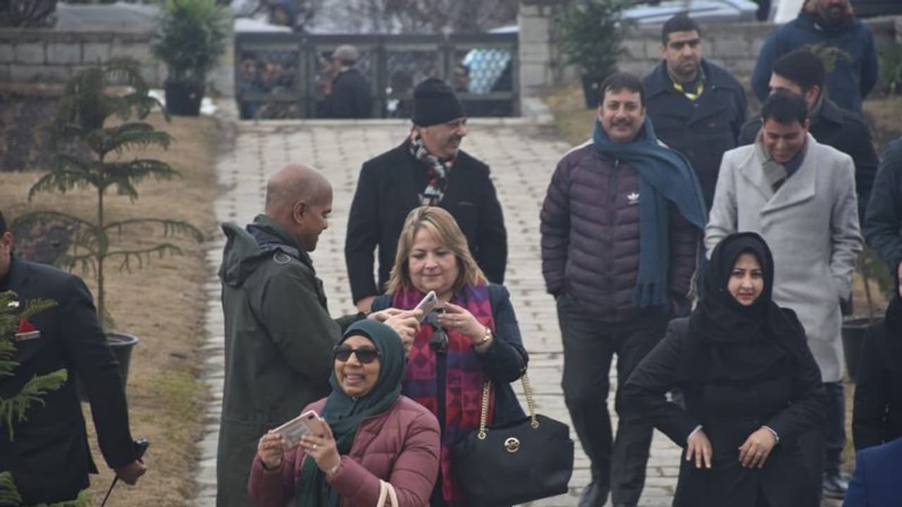 കശ്മീരിലെ നിയന്ത്രണങ്ങള്‍ എത്രയും വേഗം എടുത്തുമാറ്റണം; നിര്‍ദേശവുമായി യൂറോപ്യന്‍ യൂണിയന്‍