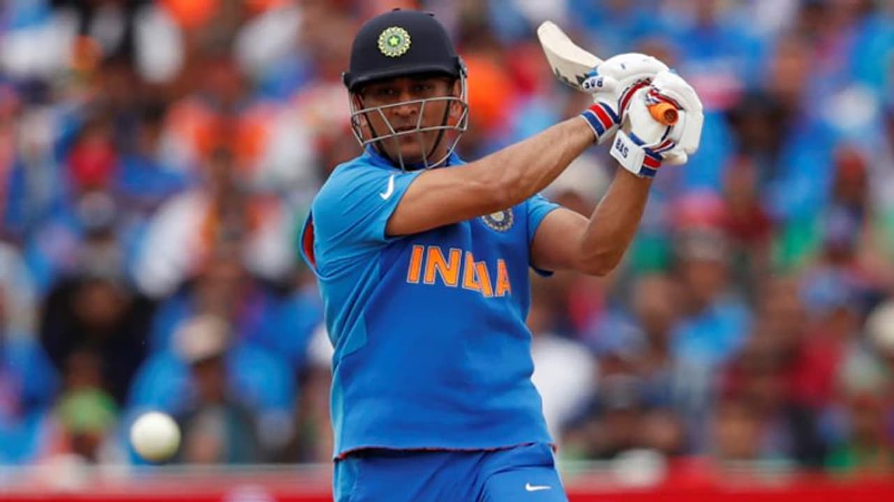 धोनी की वापसी पर बोले कोच रवि शास्त्री, IPL में अच्छा खेले तो T 20 वर्ल्डकप में मिल सकता है मौका धोनी की वापसी पर बोले कोच रवि शास्त्री, IPL में अच्छा खेले तो T 20 वर्ल्डकप में मिल सकता है मौका