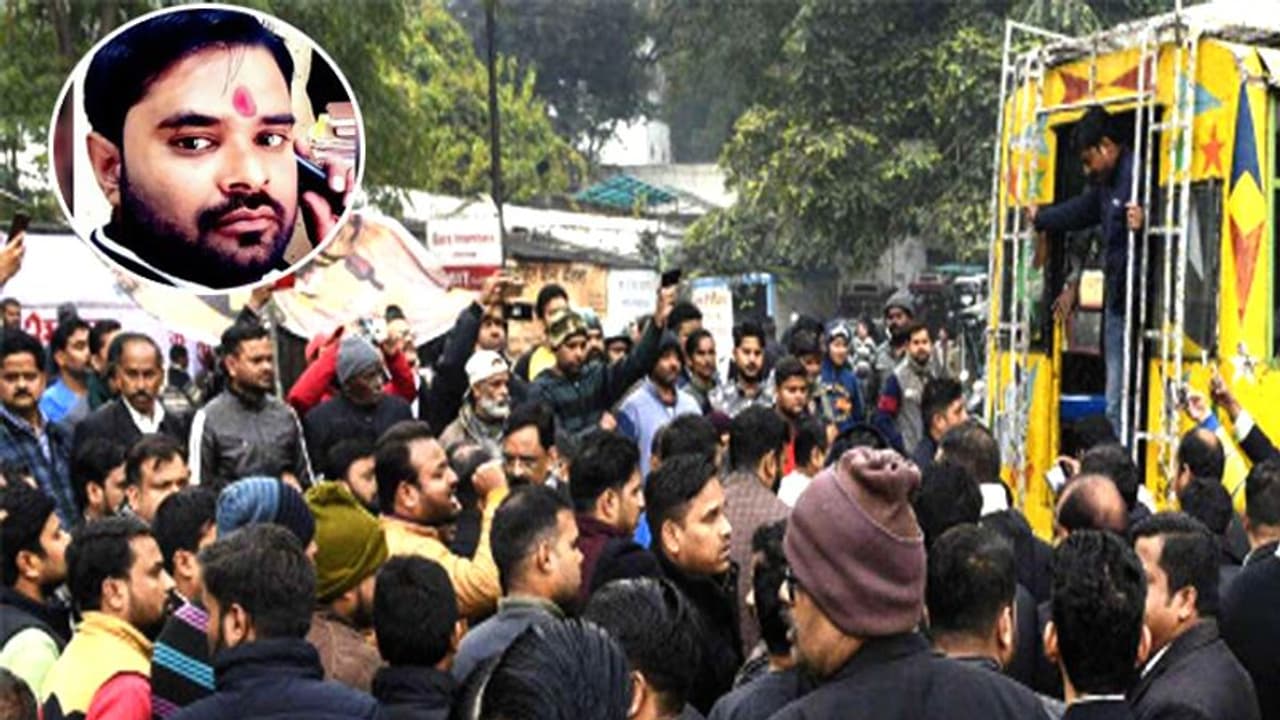 वकील को बिल्कुल जिंदा नहीं देखना चाहते थे हत्यारे, पोस्टमॉर्टम रिपोर्ट में हुआ बेरहमी से मारने का खुलासा वकील को बिल्कुल जिंदा नहीं देखना चाहते थे हत्यारे, पोस्टमॉर्टम रिपोर्ट में हुआ बेरहमी से मारने का खुलासा