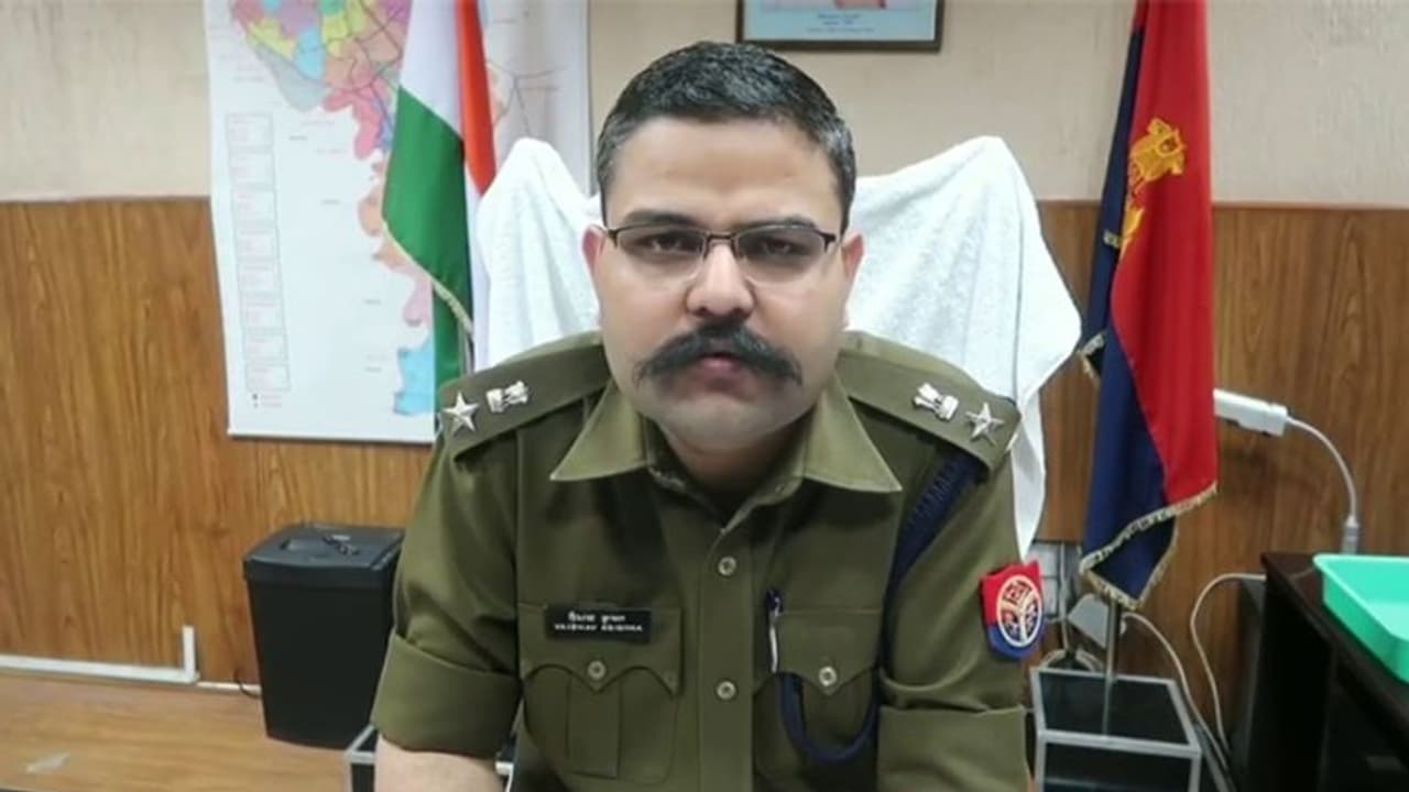 जिस वायरल वीडियो के कारण SSP को कर दिया गया सस्पेंड, जानें आखिर क्या था उसमें जिस वायरल वीडियो के कारण SSP को कर दिया गया सस्पेंड, जानें आखिर क्या था उसमें