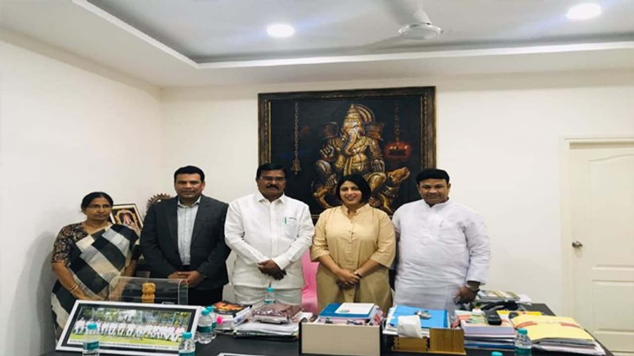 న్యూజిలాండ్ ఎంపీతో మంత్రి సింగిరెడ్డి భేటి... చర్చించిన అంశాలివే