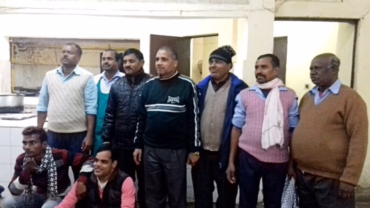 উপাচার্য ব্যর্থ, জেনেইউ তে সেই রাতে শিক্ষার্থীদের ঢাল হয়ে ওঠেন ৯ হস্টেল কর্মী উপাচার্য ব্যর্থ, জেনেইউ তে সেই রাতে শিক্ষার্থীদের ঢাল হয়ে ওঠেন ৯ হস্টেল কর্মী