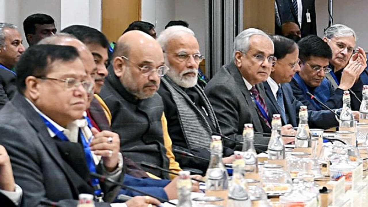 মোদীর গুরুত্বপূর্ণ বাজেট বৈঠকে নেই অর্থমন্ত্রী সীতারমণ ই, উঠছে হাজারো প্রশ্ন মোদীর গুরুত্বপূর্ণ বাজেট বৈঠকে নেই অর্থমন্ত্রী সীতারমণ ই, উঠছে হাজারো প্রশ্ন