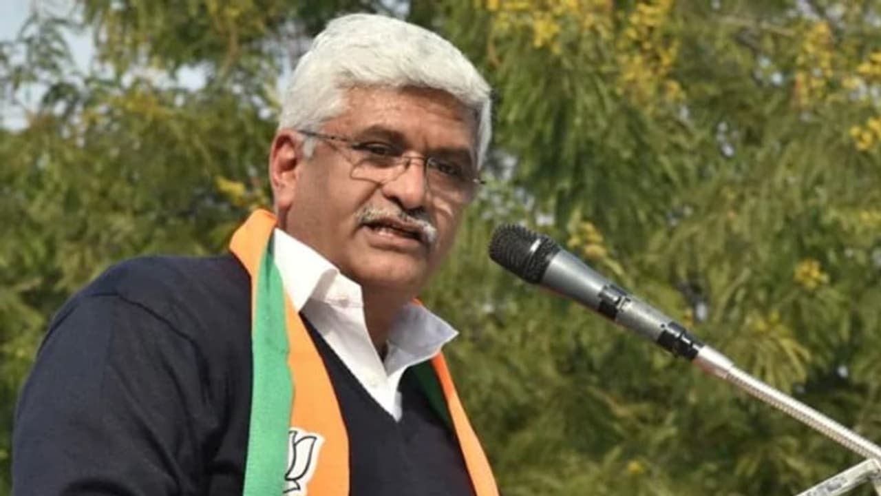 'ചില അഭിനേതാക്കളും നേതാക്കളും തീവ്രവാദികളെ പിന്തുണയ്ക്കുന്നവർക്കൊപ്പം നിൽക്കുന്നു': കേന്ദ്രമന്ത്രി 'ചില അഭിനേതാക്കളും നേതാക്കളും തീവ്രവാദികളെ പിന്തുണയ്ക്കുന്നവർക്കൊപ്പം നിൽക്കുന്നു': കേന്ദ്രമന്ത്രി