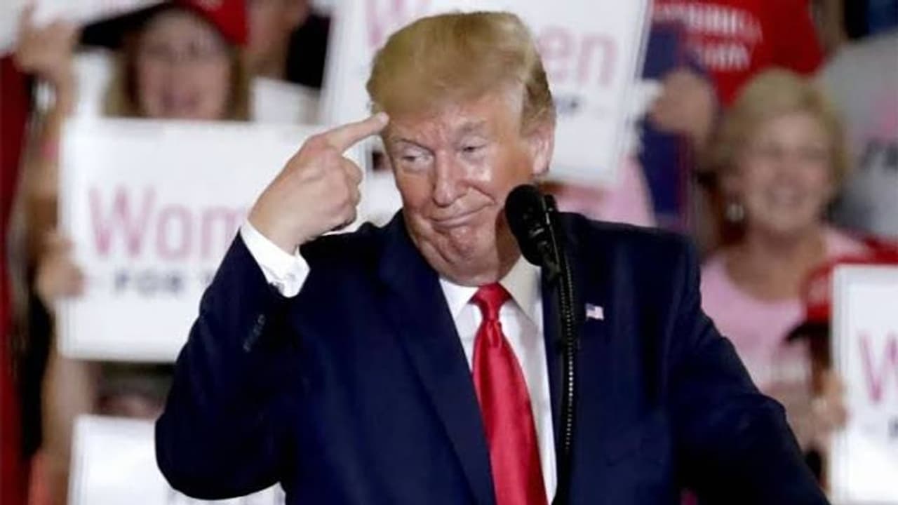 ഡൊണള്ഡ് ട്രംപ് പുറത്ത് പോകണോ? സെനറ്റിന് തീരുമാനിക്കാം, പ്രമേയം പാസാക്കി ജനപ്രതിനിധി സഭ ഡൊണള്ഡ് ട്രംപ് പുറത്ത് പോകണോ? സെനറ്റിന് തീരുമാനിക്കാം, പ്രമേയം പാസാക്കി ജനപ്രതിനിധി സഭ