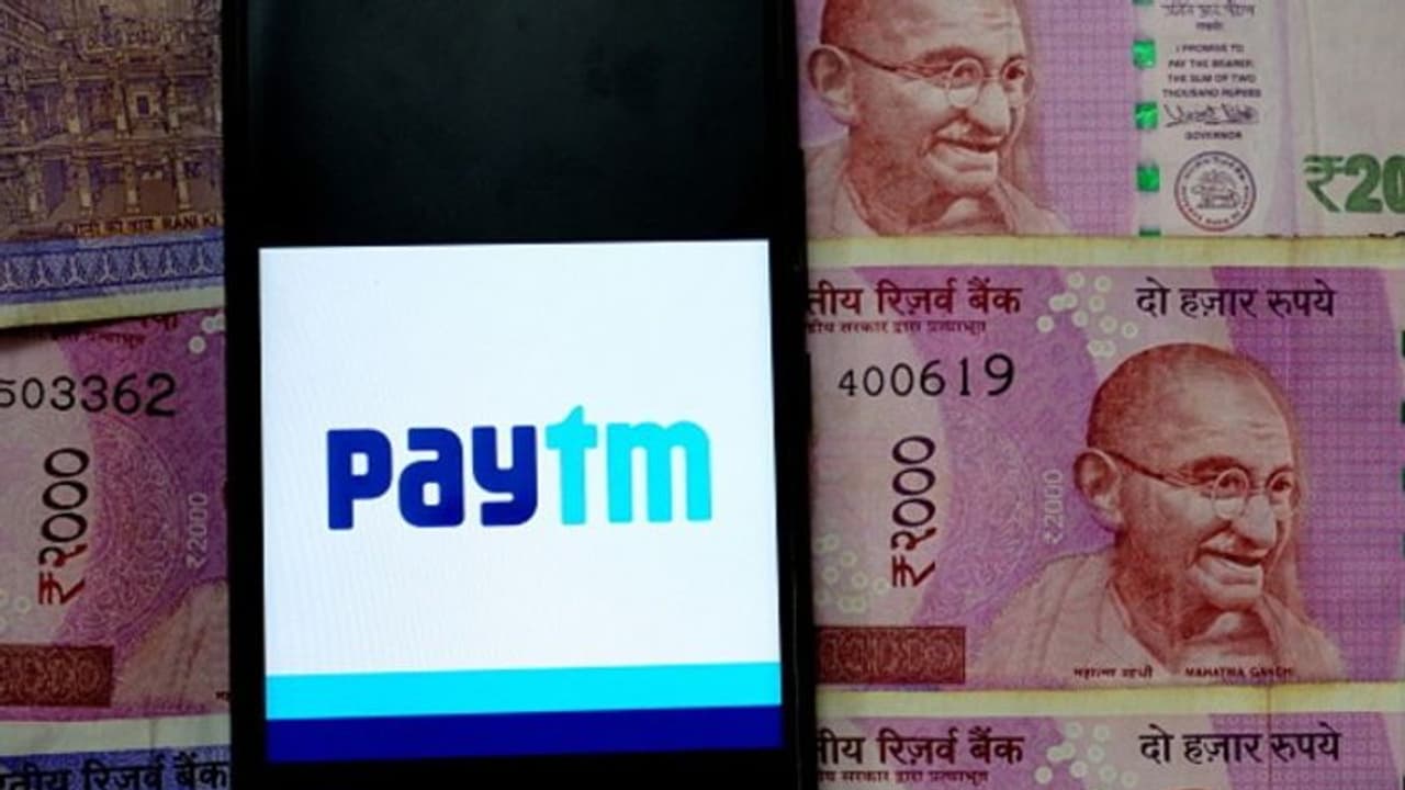 వృద్ధులు, దివ్యాంగులకూ గుడ్ న్యూస్: బ్యాంక్ నుంచి క్యాష్ 'హోం డెలివరీ' వృద్ధులు, దివ్యాంగులకూ గుడ్ న్యూస్: బ్యాంక్ నుంచి క్యాష్ 'హోం డెలివరీ'