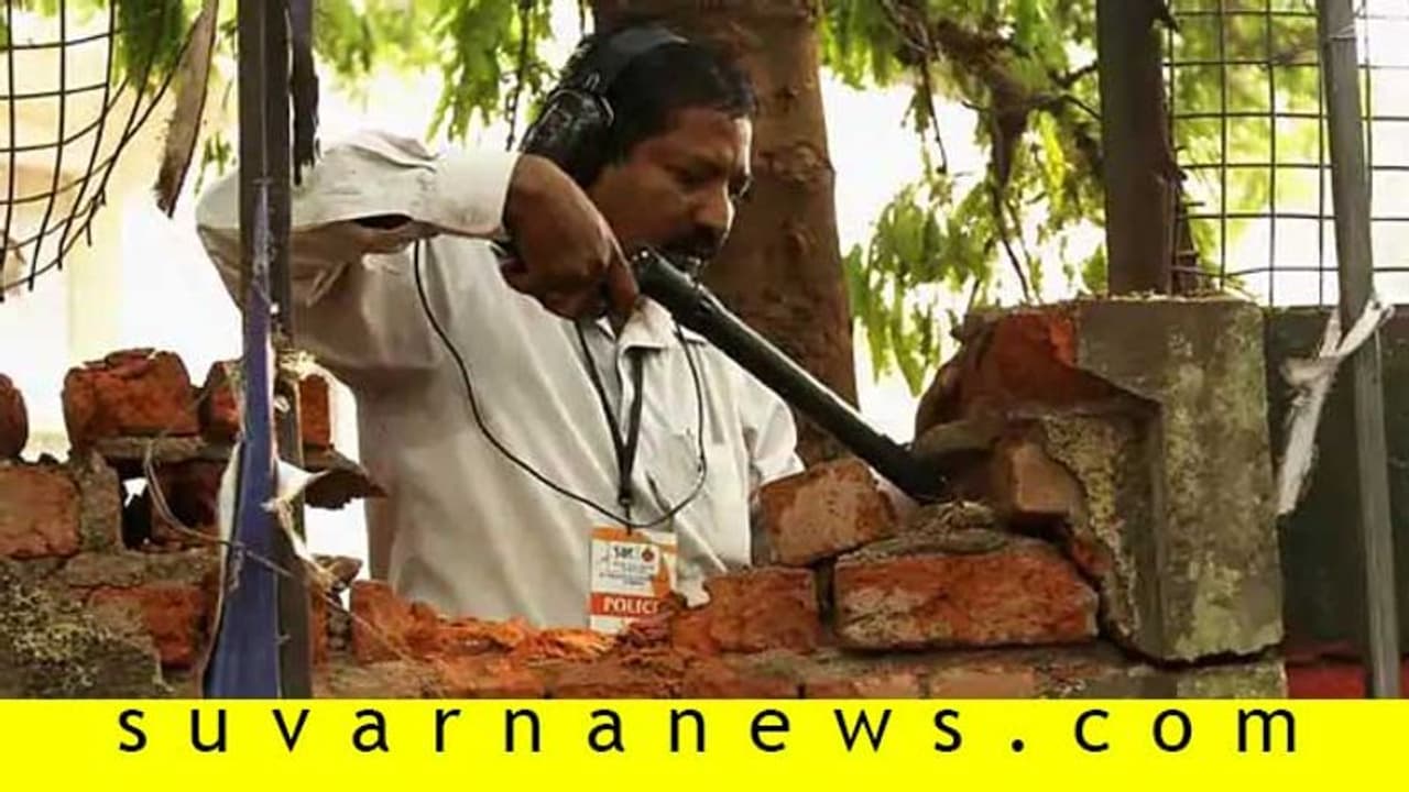 ಚಿನ್ನಸ್ವಾಮಿ ಕ್ರೀಡಾಂಗಣ ಬಾಂಬ್ ಸ್ಫೋಟ: ಆರೋಪಿಗೆ 7 ವರ್ಷ ಜೈಲು ಚಿನ್ನಸ್ವಾಮಿ ಕ್ರೀಡಾಂಗಣ ಬಾಂಬ್ ಸ್ಫೋಟ: ಆರೋಪಿಗೆ 7 ವರ್ಷ ಜೈಲು