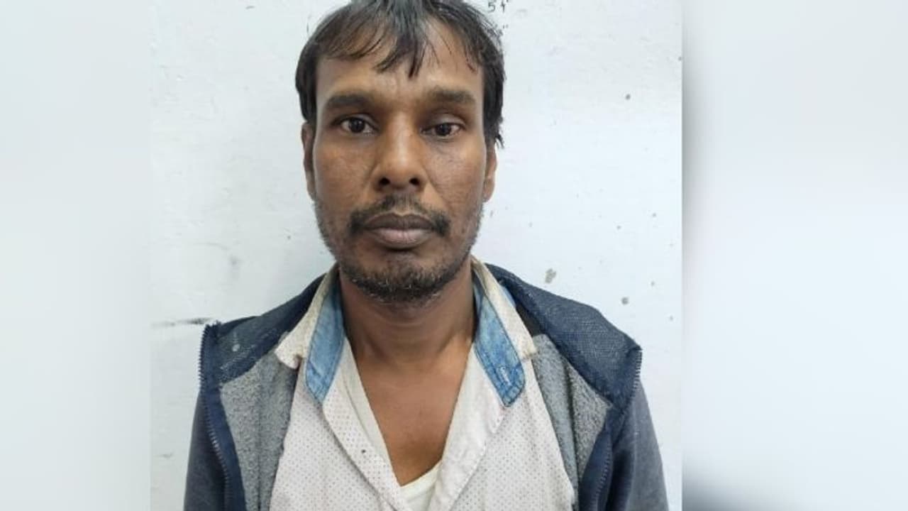 ভিনরাজ্যে গিয়ে বনেছিল 'খুনি', দেড় বছর পর পুলিশের জালে রায়গঞ্জের মহিবুল ভিনরাজ্যে গিয়ে বনেছিল 'খুনি', দেড় বছর পর পুলিশের জালে রায়গঞ্জের মহিবুল