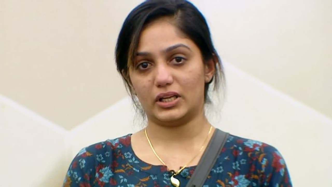 'ദാമ്പത്യത്തിലെ താളപ്പിഴയ്ക്ക് 85 ശതമാനവും കാരണം എന്റെ തെറ്റുകള്'; ബിഗ് ബോസില് തുറന്നുപറഞ്ഞ് ആര്യ 'ദാമ്പത്യത്തിലെ താളപ്പിഴയ്ക്ക് 85 ശതമാനവും കാരണം എന്റെ തെറ്റുകള്'; ബിഗ് ബോസില് തുറന്നുപറഞ്ഞ് ആര്യ