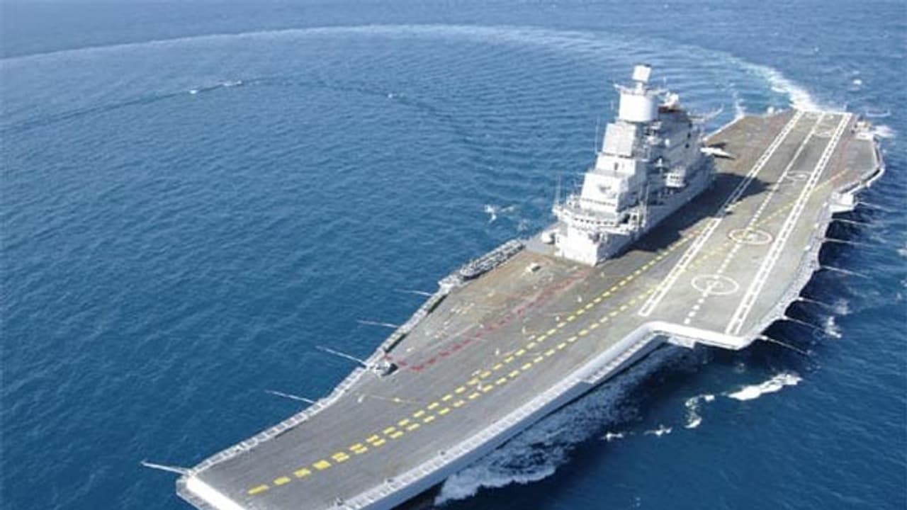 அரபிக்கடலில் விக்ரமாதித்யாவை நிறுத்தி அரண்அமைத்த இந்தியா...!! கலக்கத்தில் சீனா பாகிஸ்தான்...!! அரபிக்கடலில் விக்ரமாதித்யாவை நிறுத்தி அரண்அமைத்த இந்தியா...!! கலக்கத்தில் சீனா பாகிஸ்தான்...!!