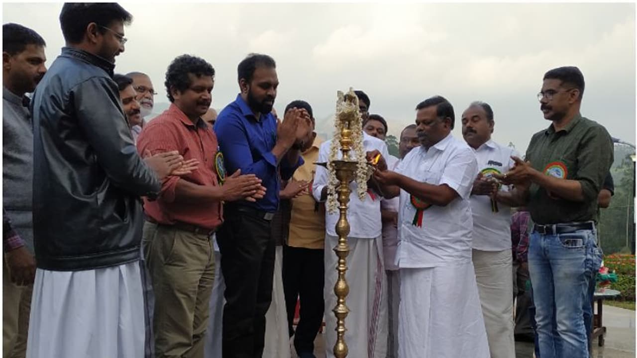 മൂന്നാറിന് ഇനി ഉത്സവകാലം; വിന്റര് കാർണിവലിന് തുടക്കം മൂന്നാറിന് ഇനി ഉത്സവകാലം; വിന്റര് കാർണിവലിന് തുടക്കം