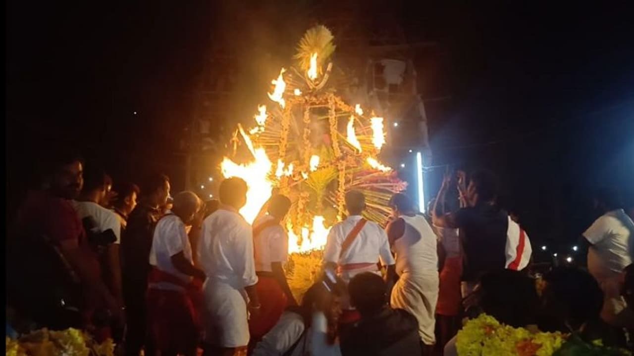 ಚಿಕ್ಕಲ್ಲೂರು ಜಾತ್ರೆ: ಚಂದ್ರಮಂಡಲ ಜ್ಯೋತಿ ಬಾಗಿದ ಕಡೆ ಉತ್ತಮ ಮಳೆ, ಬೆಳೆ.! ಚಿಕ್ಕಲ್ಲೂರು ಜಾತ್ರೆ: ಚಂದ್ರಮಂಡಲ ಜ್ಯೋತಿ ಬಾಗಿದ ಕಡೆ ಉತ್ತಮ ಮಳೆ, ಬೆಳೆ.!