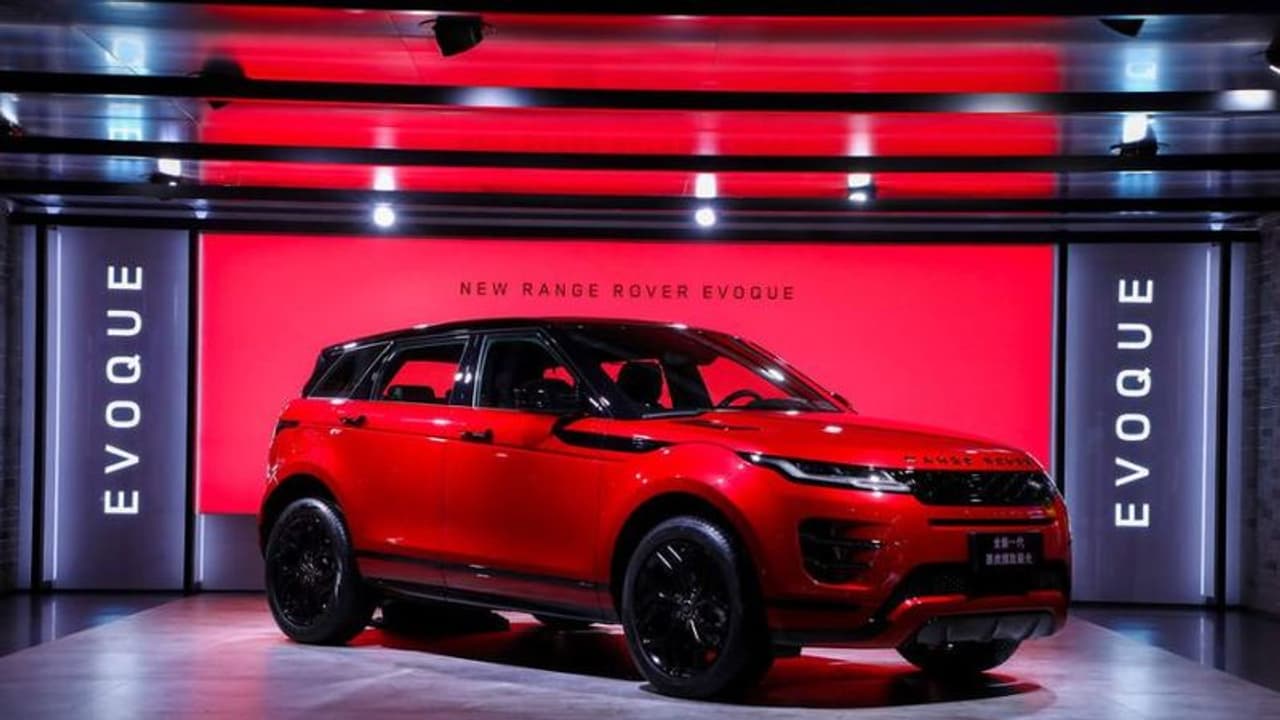 ల్యాండ్ రోవర్ నుంచి రేంజ్ రోవర్ ఎవోక్ కొత్త వెర్షన్.... అదిరిపోయే టెక్నాలజి ఫీచర్స్.... ల్యాండ్ రోవర్ నుంచి రేంజ్ రోవర్ ఎవోక్ కొత్త వెర్షన్.... అదిరిపోయే టెక్నాలజి ఫీచర్స్....