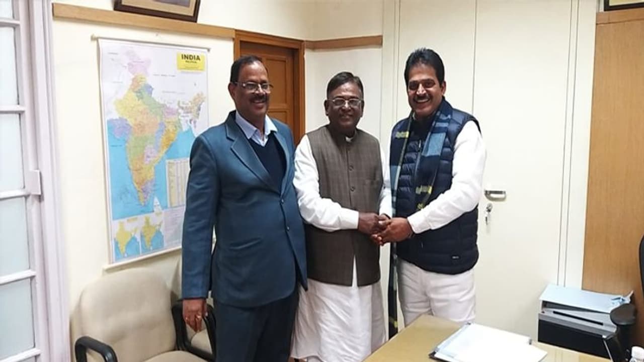 ఎన్నికలకు ముందే కాంగ్రెస్ లో జోష్... సొంతగూటికి చేరిన సీనియర్ లీడర్ ఎన్నికలకు ముందే కాంగ్రెస్ లో జోష్... సొంతగూటికి చేరిన సీనియర్ లీడర్