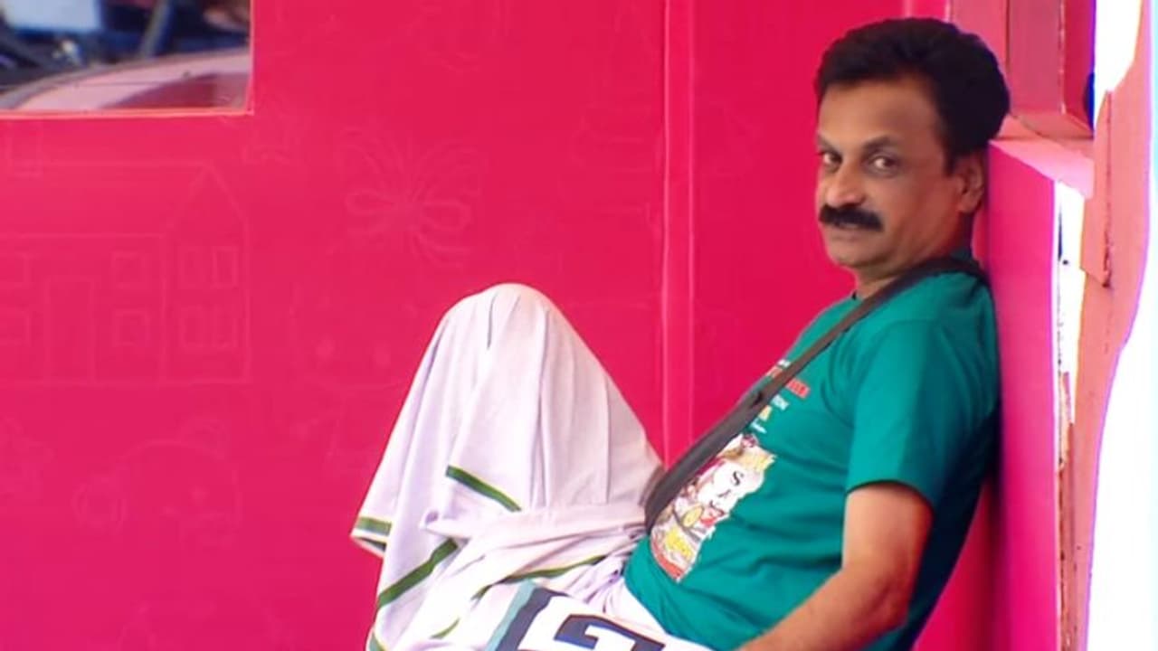 'ബിഗ് ബോസിലുള്ളത് സുന്ദരികളും സുന്ദരന്മാരുമായ പാമ്പുകള്'; അനിഷ്ടം വെളിപ്പെടുത്തി രജിത് കുമാര് 'ബിഗ് ബോസിലുള്ളത് സുന്ദരികളും സുന്ദരന്മാരുമായ പാമ്പുകള്'; അനിഷ്ടം വെളിപ്പെടുത്തി രജിത് കുമാര്