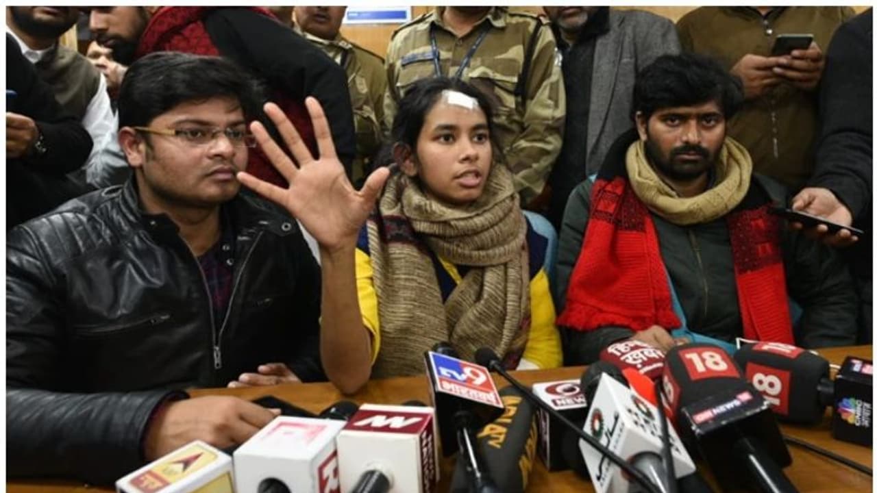 আক্রান্তই আজ জেরার মুখে, সোমবার সিটের মুখোমুখি ঐশীরা আক্রান্তই আজ জেরার মুখে, সোমবার সিটের মুখোমুখি ঐশীরা