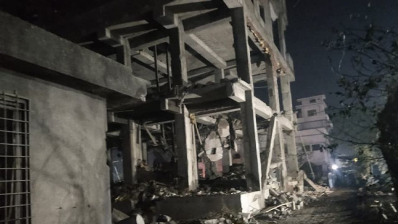 Maharashtra chemical factory explosion: Body of teen girl recovered Maharashtra chemical factory explosion: Body of teen girl recovered