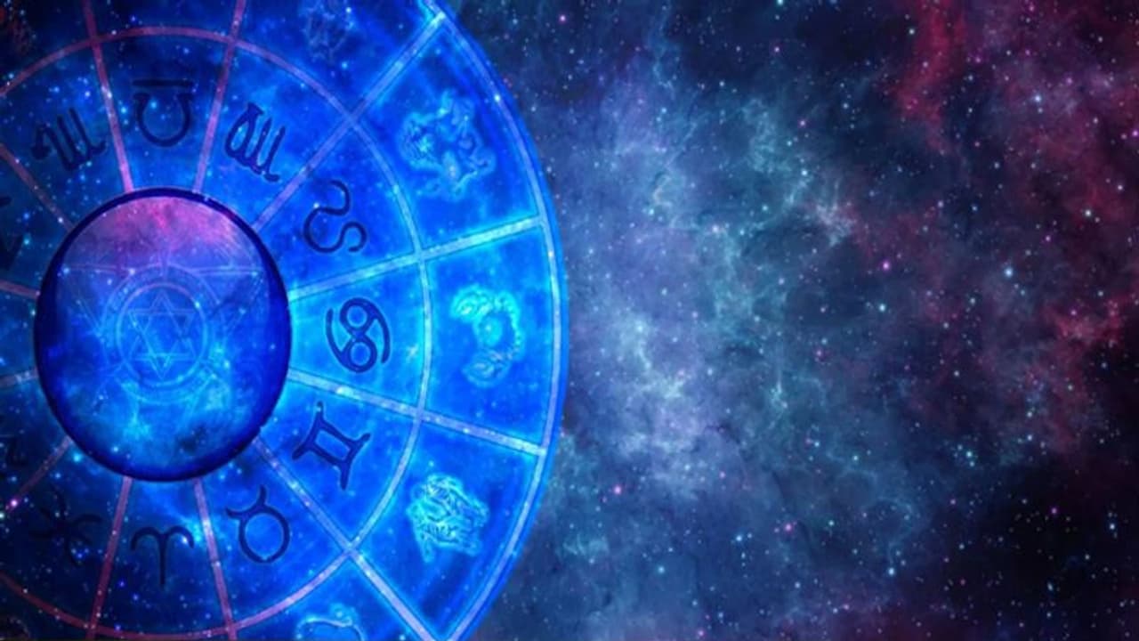 मौसम ही नहीं सरकार को दंगे फसाद के पूर्वानुमान की भी जानकारी देते हैं, हैरान करने वाले हैं ज्योतिषी के दावे मौसम ही नहीं सरकार को दंगे फसाद के पूर्वानुमान की भी जानकारी देते हैं, हैरान करने वाले हैं ज्योतिषी के दावे