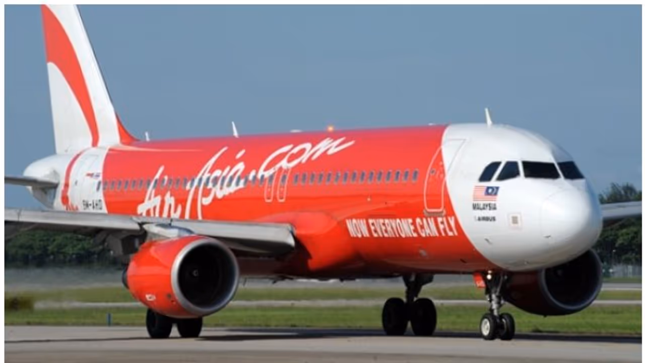 চালকের তৎপরতায় প্রাণ বাঁচল যাত্রীদের, জরুরি অবতরণ এয়ার এশিয়ার বিমানের চালকের তৎপরতায় প্রাণ বাঁচল যাত্রীদের, জরুরি অবতরণ এয়ার এশিয়ার বিমানের