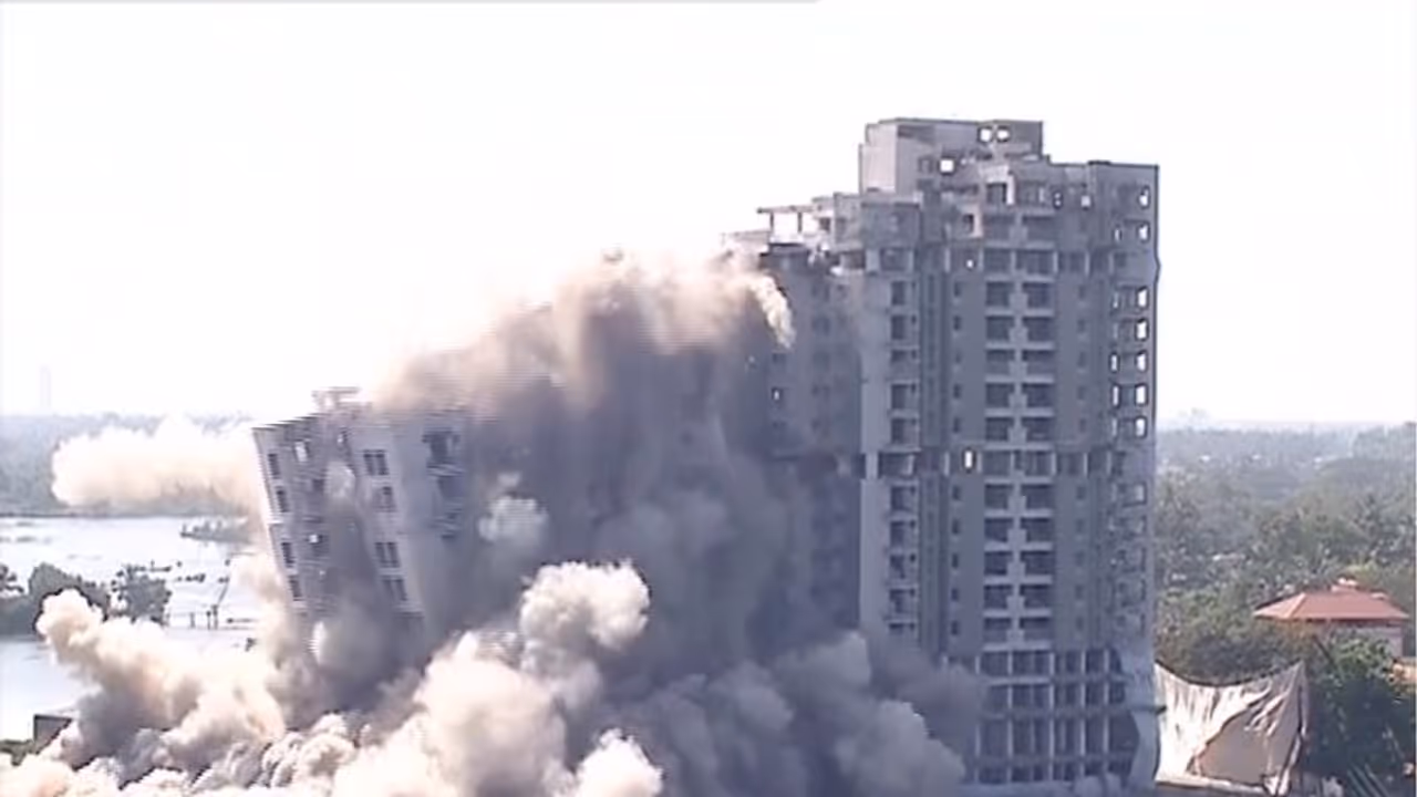 മരട് ഫ്ലാറ്റ് അഴിമതി കേസിലെ അന്വേഷണ ഉദ്യോഗസ്ഥന് സ്ഥലം മാറ്റം മരട് ഫ്ലാറ്റ് അഴിമതി കേസിലെ അന്വേഷണ ഉദ്യോഗസ്ഥന് സ്ഥലം മാറ്റം