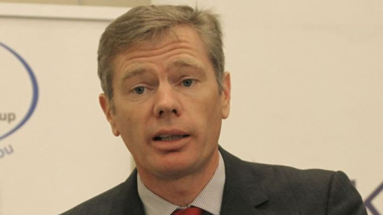 ബ്രിട്ടീഷ് അംബാസിഡര് തെഹ്റാനില് അറസ്റ്റില്; രൂക്ഷ വിമര്ശനം ബ്രിട്ടീഷ് അംബാസിഡര് തെഹ്റാനില് അറസ്റ്റില്; രൂക്ഷ വിമര്ശനം