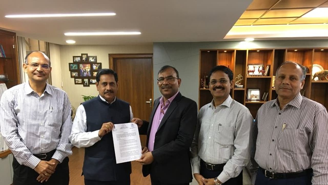 జేబీఎస్ టూ ఎంజీబీఎస్ ‘మెట్రో’కు సేఫ్టీ కమీషన్ అనుమతి, ఇక పరుగులే జేబీఎస్ టూ ఎంజీబీఎస్ ‘మెట్రో’కు సేఫ్టీ కమీషన్ అనుమతి, ఇక పరుగులే