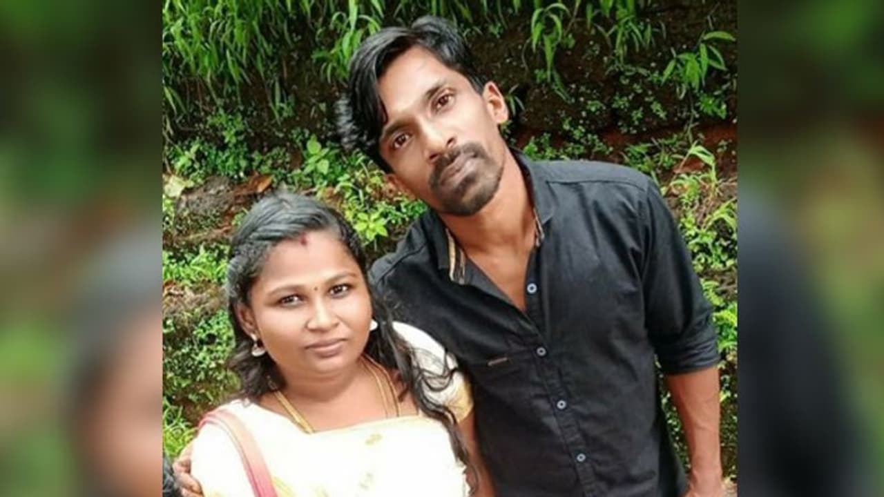 കുറ്റിക്കോലില് വീട്ടിനുള്ളില് ദമ്പതികള് ആത്മഹത്യ ചെയ്ത നിലയില് കുറ്റിക്കോലില് വീട്ടിനുള്ളില് ദമ്പതികള് ആത്മഹത്യ ചെയ്ത നിലയില്