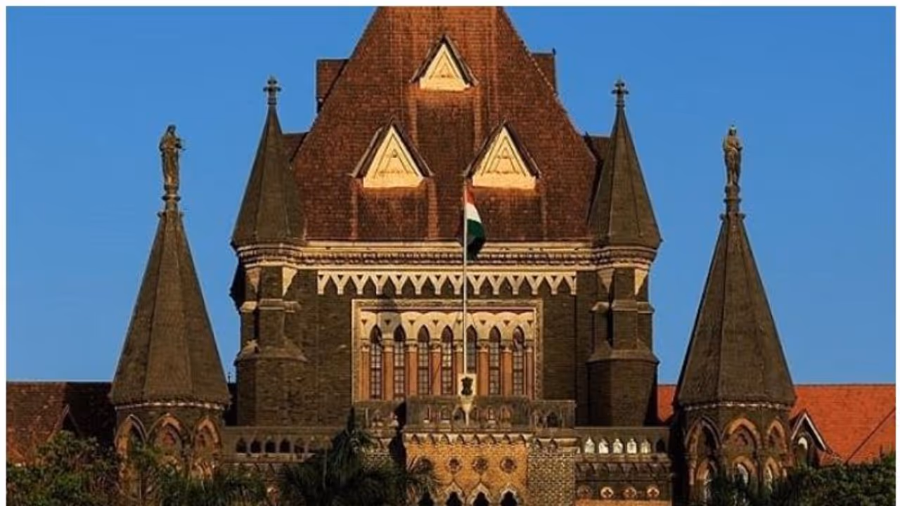 സിനിമയില് അഭിനയിക്കാനായി 38 വര്ഷം മുമ്പ് അമ്മ ഉപേക്ഷിച്ചു; 1.5 കോടി നഷ്ടപരിഹാരം ആവശ്യപ്പെട്ട് മകന് സിനിമയില് അഭിനയിക്കാനായി 38 വര്ഷം മുമ്പ് അമ്മ ഉപേക്ഷിച്ചു; 1.5 കോടി നഷ്ടപരിഹാരം ആവശ്യപ്പെട്ട് മകന്