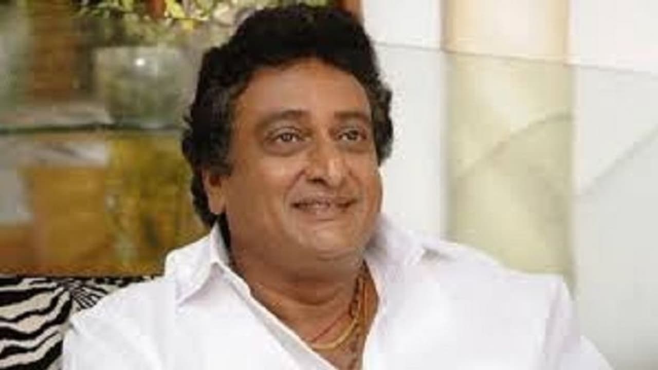 మంత్రి రోజాపై నటుడు పృథ్వి హాట్ కామెంట్స్.. పవన్ కల్యాణ్ గెలవకపోతే ఏంటీ..? మంత్రి రోజాపై నటుడు పృథ్వి హాట్ కామెంట్స్.. పవన్ కల్యాణ్ గెలవకపోతే ఏంటీ..?