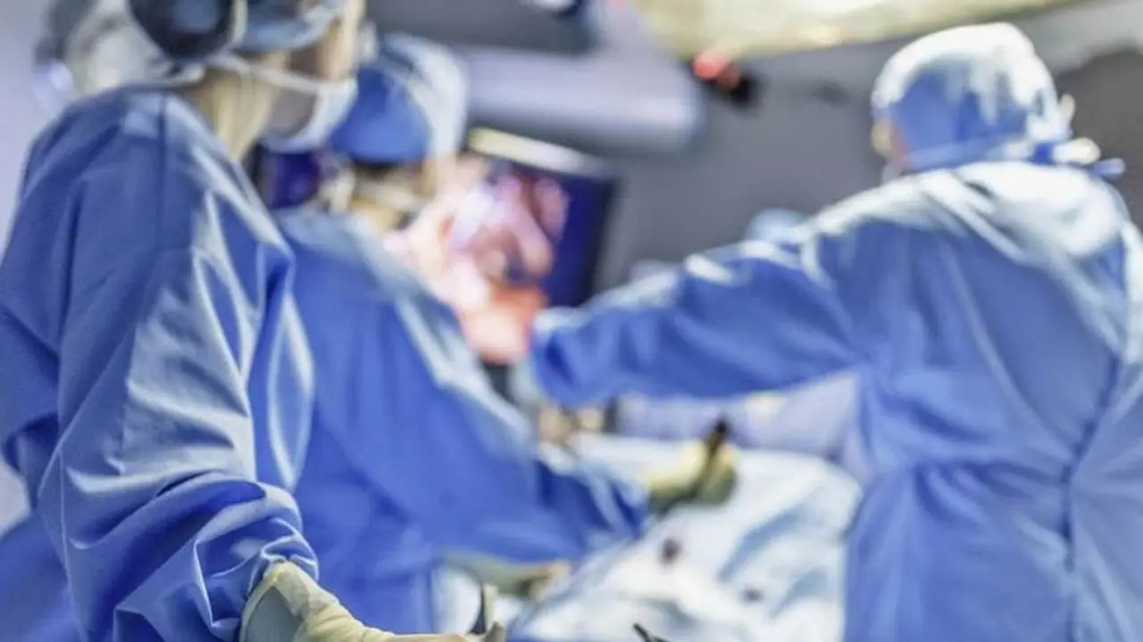 കടുത്ത തലവേദന; യുവതിയുടെ തലച്ചോറില്‍ ശസ്ത്രക്രിയ ചെയ്ത് ഡോക്ടര്‍മാര്‍ പുറത്തെടുത്തത്.!