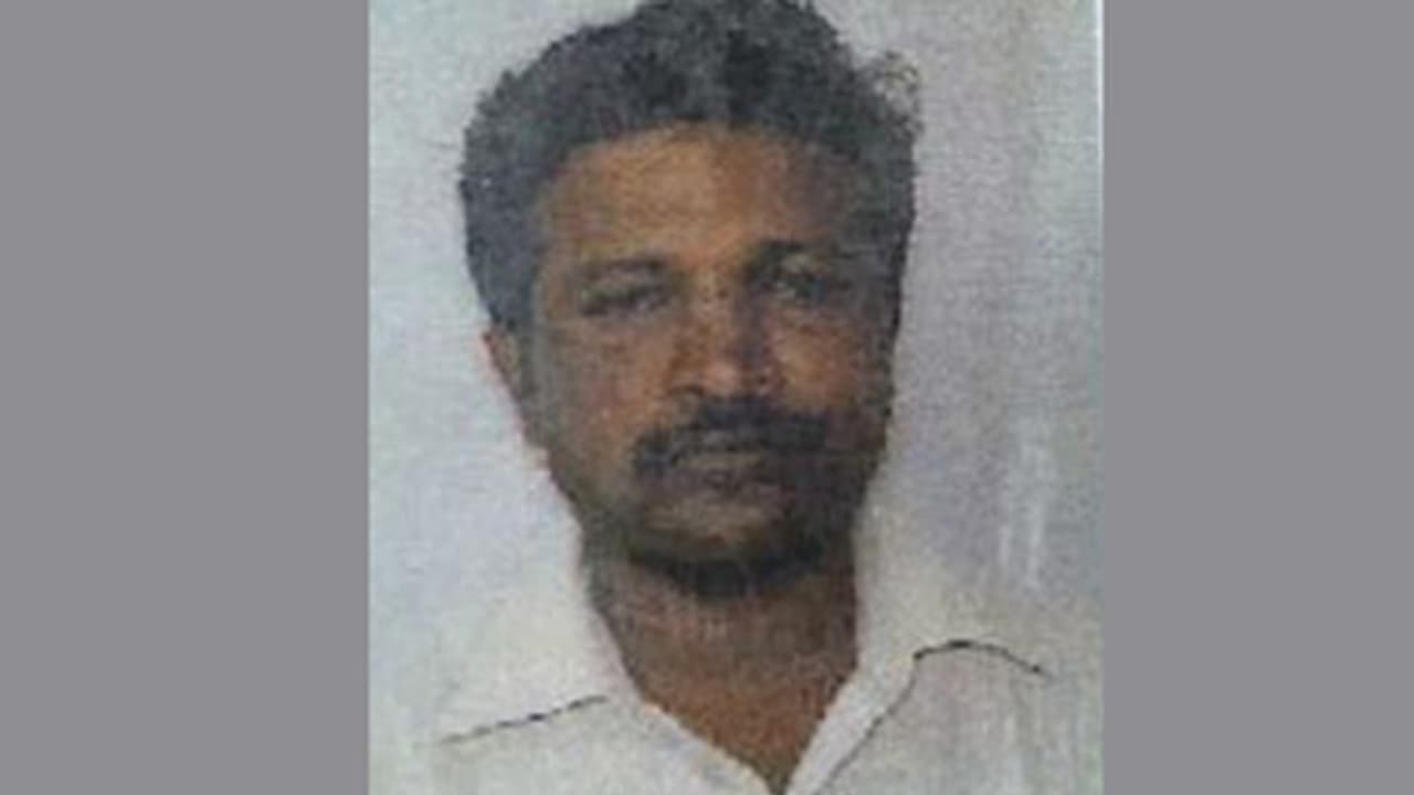 உச்சக்கட்ட போதையில் மனையிடம் தகராறு..! ஆத்திரத்தில் தந்தையை வெட்டிக்கொன்ற மகன்..!