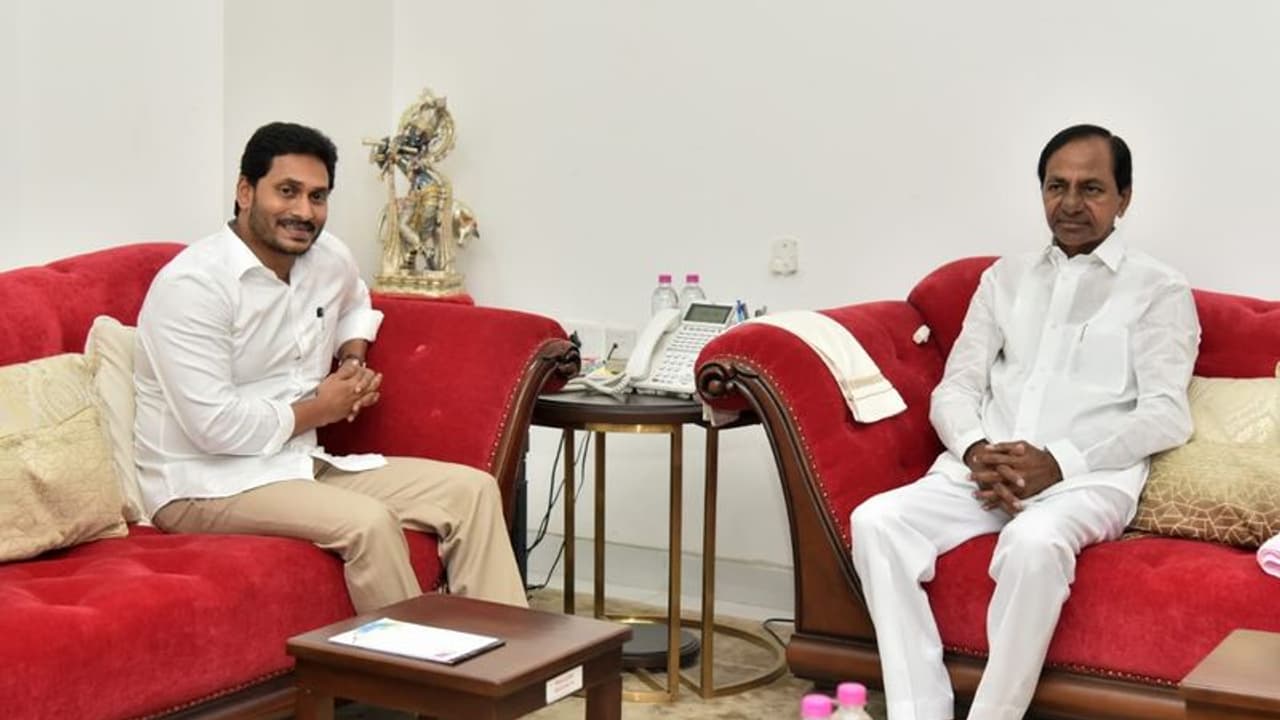 ముగిసిన కేసీఆర్, జగన్‌ల భేటీ: అమరావతి, దేశ రాజకీయాలపై చర్చ