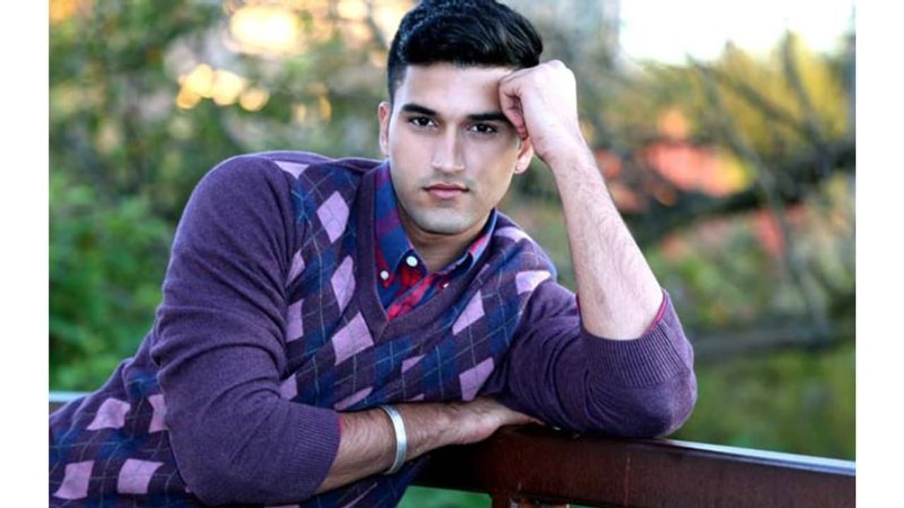 కరణ్ జోహార్ ప్రొడక్షన్.. హీరోగా స్టార్ హీరోయిన్ బ్రదర్! కరణ్ జోహార్ ప్రొడక్షన్.. హీరోగా స్టార్ హీరోయిన్ బ్రదర్!