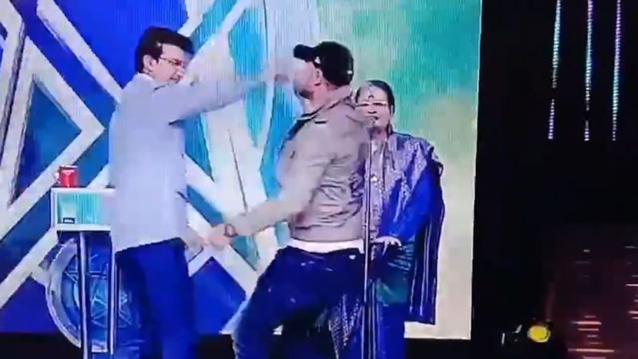 ಬಿಸಿಸಿಐ ಅಧ್ಯಕ್ಷನ ಬಿಂದಾಸ್ ಸ್ಟೆಪ್, ದಾದಾಗೆ ಭಜ್ಜಿ ಸಾಥ್! ಬಿಸಿಸಿಐ ಅಧ್ಯಕ್ಷನ ಬಿಂದಾಸ್ ಸ್ಟೆಪ್, ದಾದಾಗೆ ಭಜ್ಜಿ ಸಾಥ್!