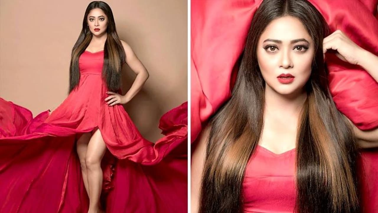 হাই থাই স্লিটে রূপাঞ্জনা, ছোটপর্দার 'মা'র চরিত্রে অভিনয় করেও নেটদুনিয়ায় তুলে ধরলেন অন্য রূপ হাই থাই স্লিটে রূপাঞ্জনা, ছোটপর্দার 'মা'র চরিত্রে অভিনয় করেও নেটদুনিয়ায় তুলে ধরলেন অন্য রূপ