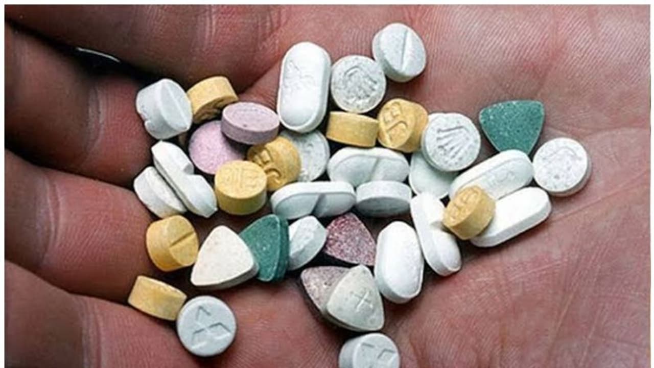 മണ്ണാര്ക്കാട് ന്യൂജെന് മയക്കുമരുന്നായ എംഡിഎംഎയുമായി യുവാവ് പിടിയില് മണ്ണാര്ക്കാട് ന്യൂജെന് മയക്കുമരുന്നായ എംഡിഎംഎയുമായി യുവാവ് പിടിയില്