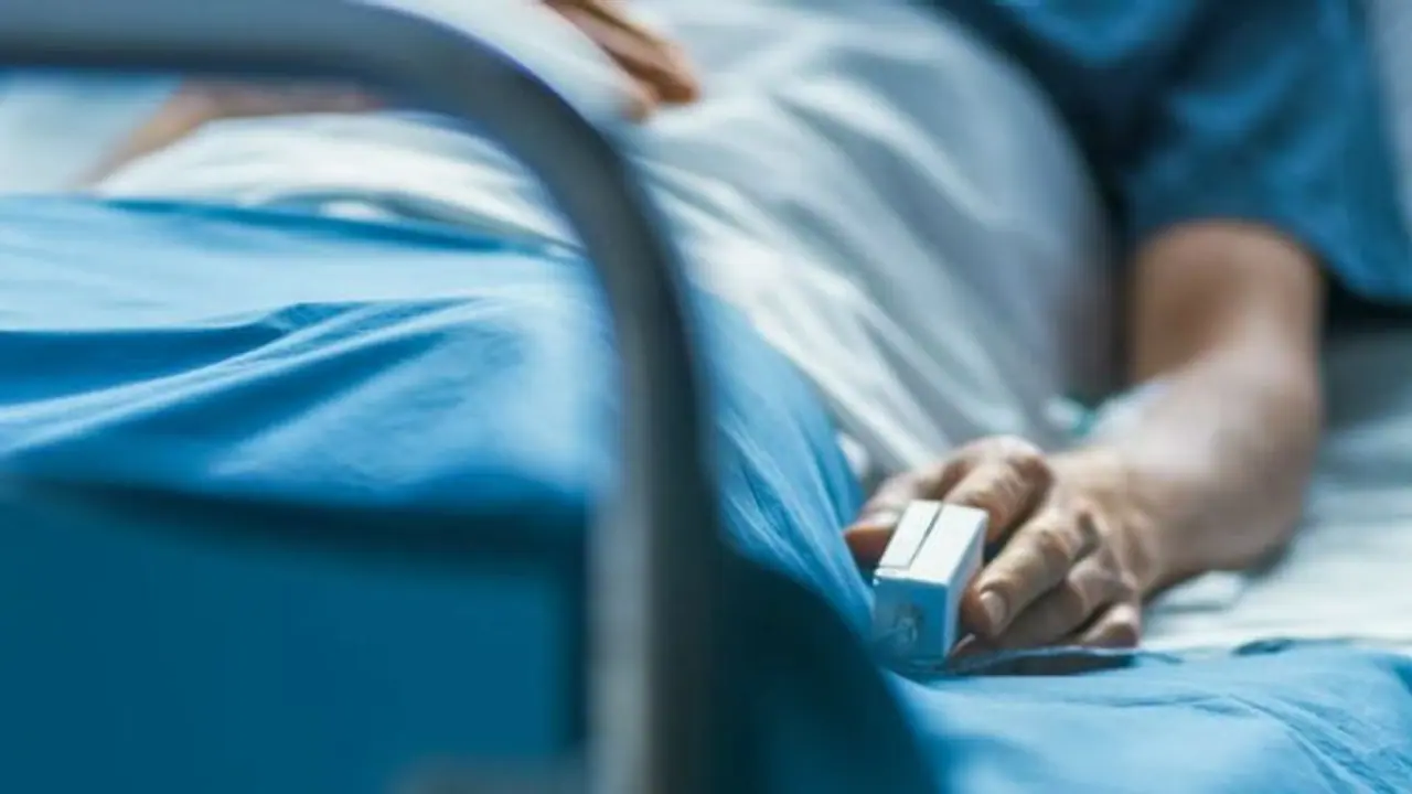 കാളയ്ക്ക് നല്കുന്ന ഉത്തേജന മരുന്നുപയോഗിച്ചു; ഉദ്ധാരണം നിലയ്ക്കാതെ മദ്ധ്യവയസ്കന് ആശുപത്രിയില് കാളയ്ക്ക് നല്കുന്ന ഉത്തേജന മരുന്നുപയോഗിച്ചു; ഉദ്ധാരണം നിലയ്ക്കാതെ മദ്ധ്യവയസ്കന് ആശുപത്രിയില്