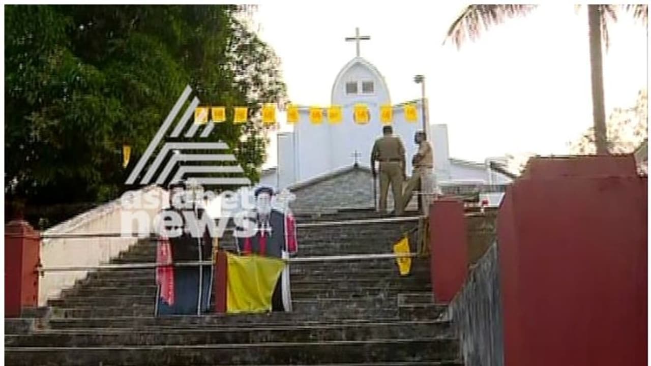 എറണാകുളം വെട്ടിത്തറ പള്ളിതര്ക്കം: പള്ളി ഏറ്റെടുക്കാന് പൊലീസെത്തി, പ്രതിഷേധവുമായി യാക്കോബായ വിഭാഗം എറണാകുളം വെട്ടിത്തറ പള്ളിതര്ക്കം: പള്ളി ഏറ്റെടുക്കാന് പൊലീസെത്തി, പ്രതിഷേധവുമായി യാക്കോബായ വിഭാഗം