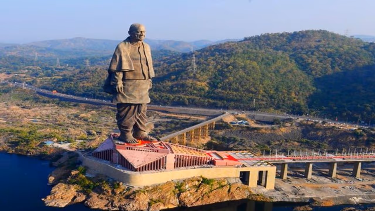 ലോകത്തിലെ ഏറ്റവും വലിയ പ്രതിമ സ്റ്റാച്യൂ ഓഫ് യൂണിറ്റി ഒഎല്എക്സില് വില്പനക്കെന്ന് വ്യാജ പ്രചാരണം ലോകത്തിലെ ഏറ്റവും വലിയ പ്രതിമ സ്റ്റാച്യൂ ഓഫ് യൂണിറ്റി ഒഎല്എക്സില് വില്പനക്കെന്ന് വ്യാജ പ്രചാരണം