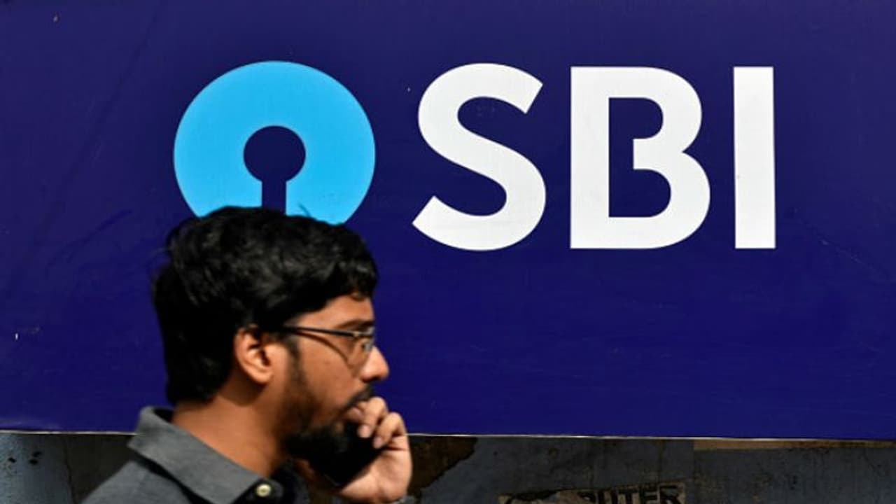 ফিক্সড ডিপোজিট এ সুদের হার কমালো এসবিআই, গ্রাহকদের জন্য ফের ধাক্কা